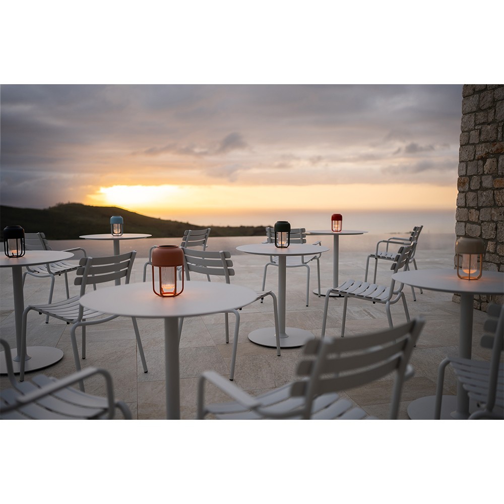 LAMPE PORTABLE À ÉNERGIE SOLAIRE.