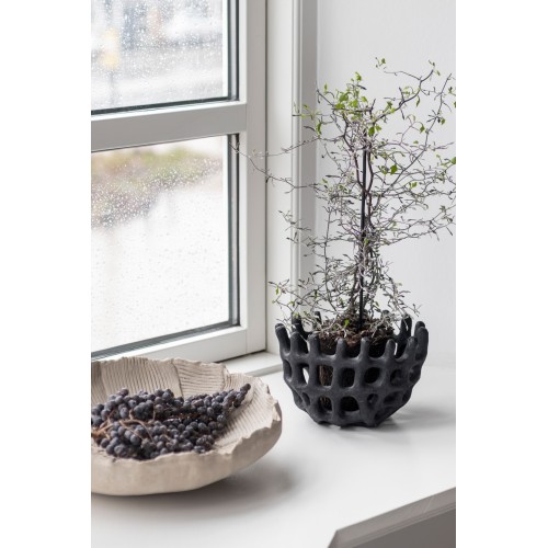 WORK OF ART Artistic vase