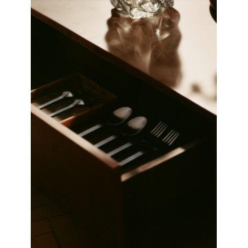 Table basse de rangement en ronce - Teinté foncé