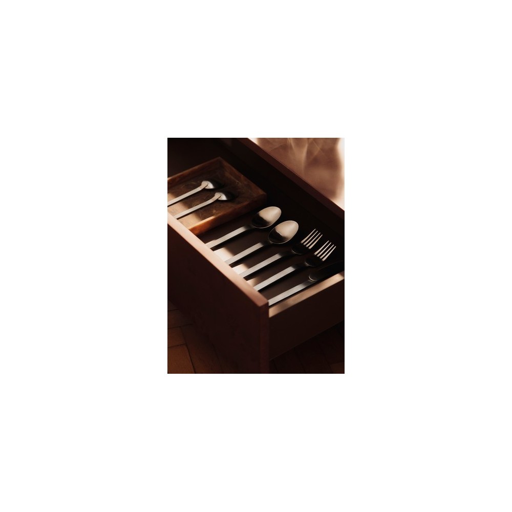 Table basse de rangement en ronce - Teinté foncé