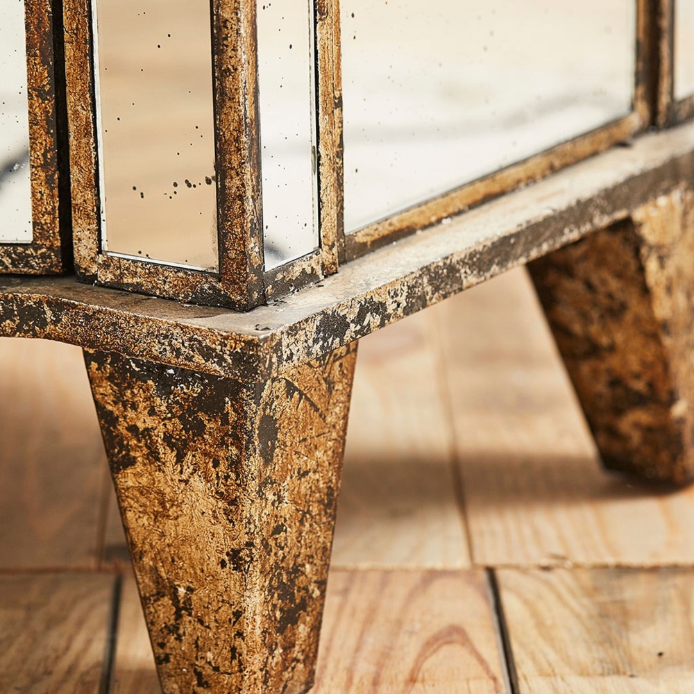 Ordering in wood with patina mirror