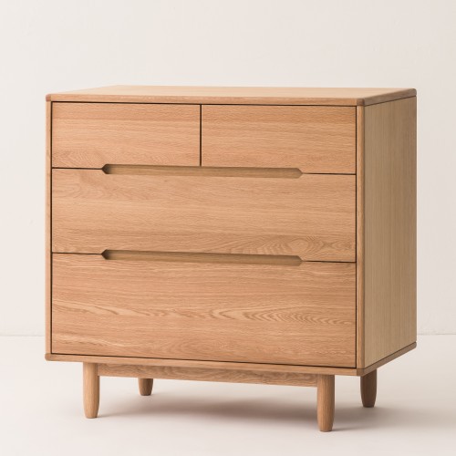 Pure chest of drawers in solid oak