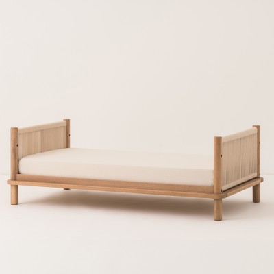 Latitude junior bed in solid oak Nobodinoz