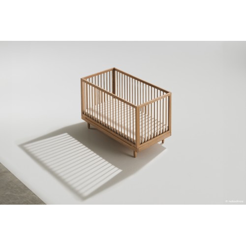 Pure convertible crib in solid oak