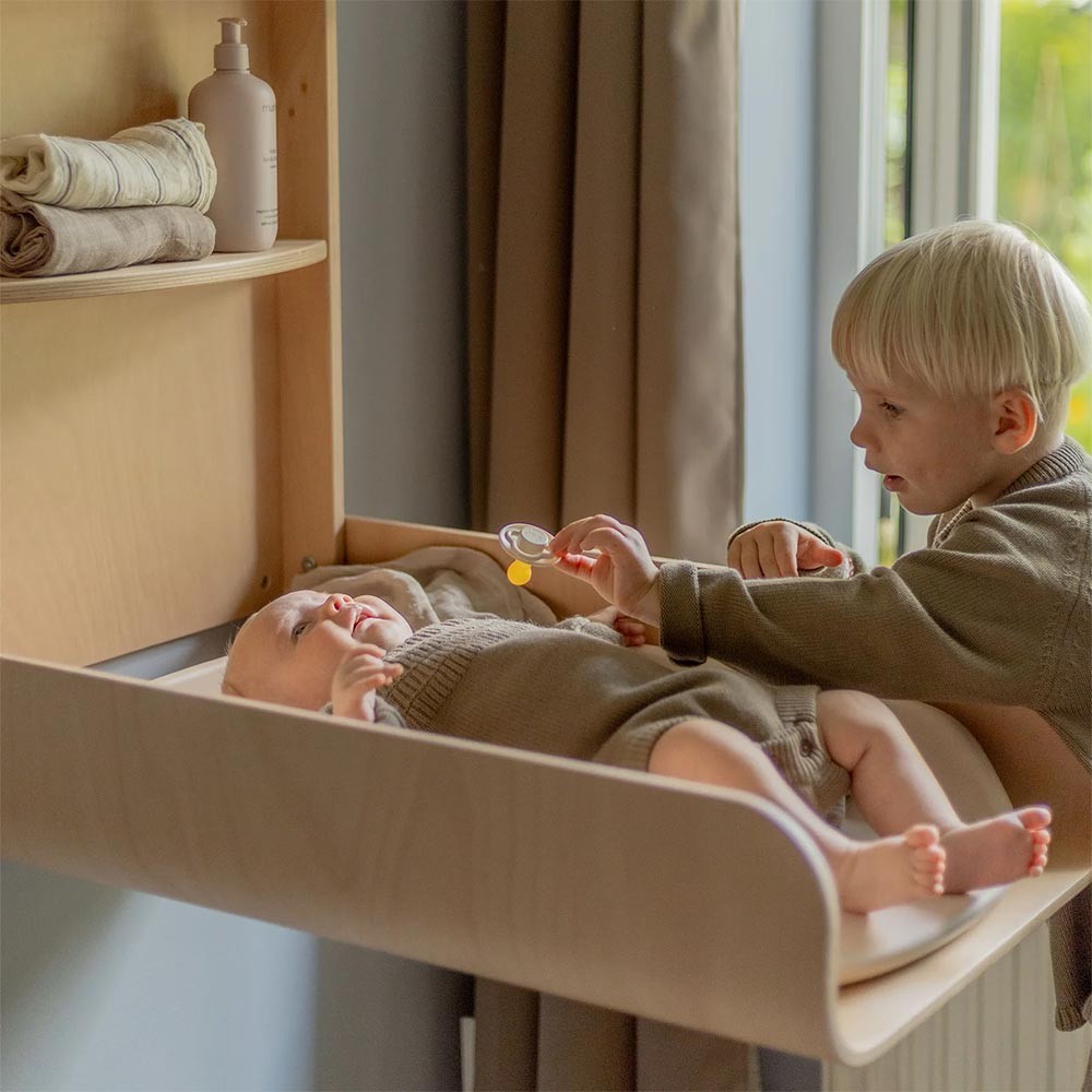 Mesa de cambio de pared - Edición de madera