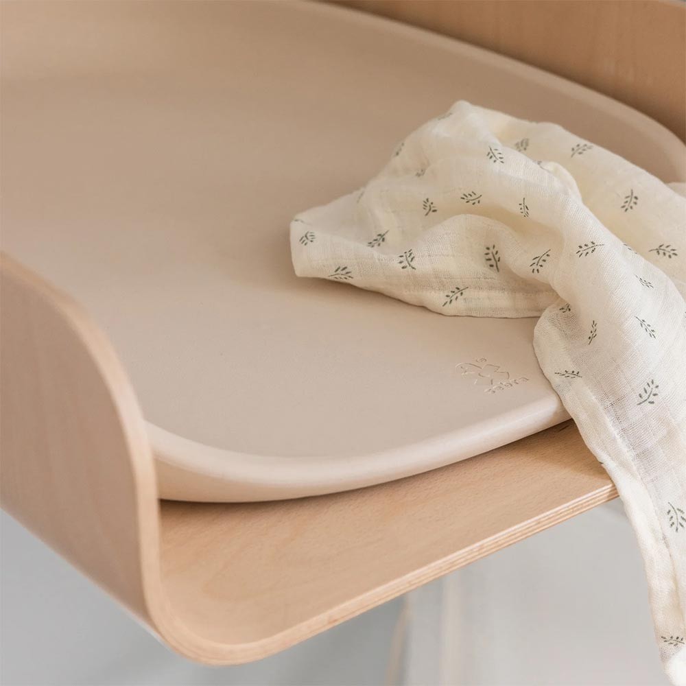 Mesa de cambio de pared - Edición de madera