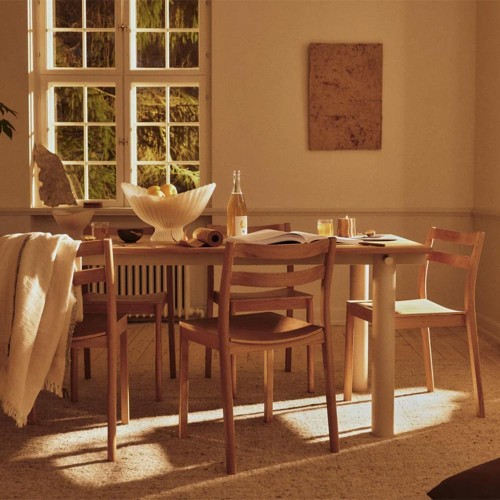 Table à manger Atura design moderne en bois massif