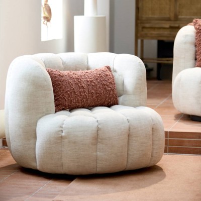 Fauteuil design Amara en tissu crème