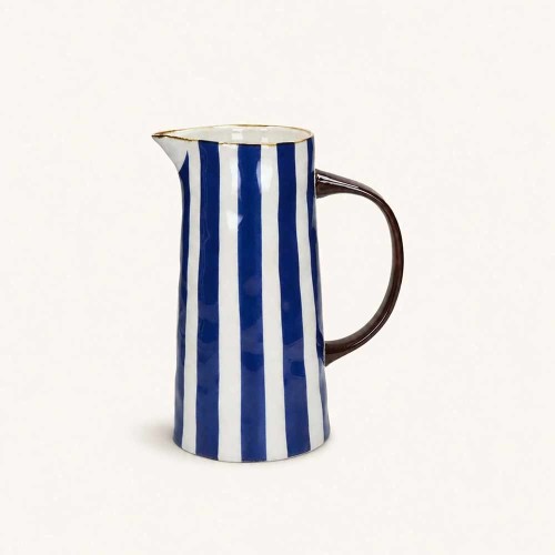 Carafe Anafi bleue en porcelaine émaillée
