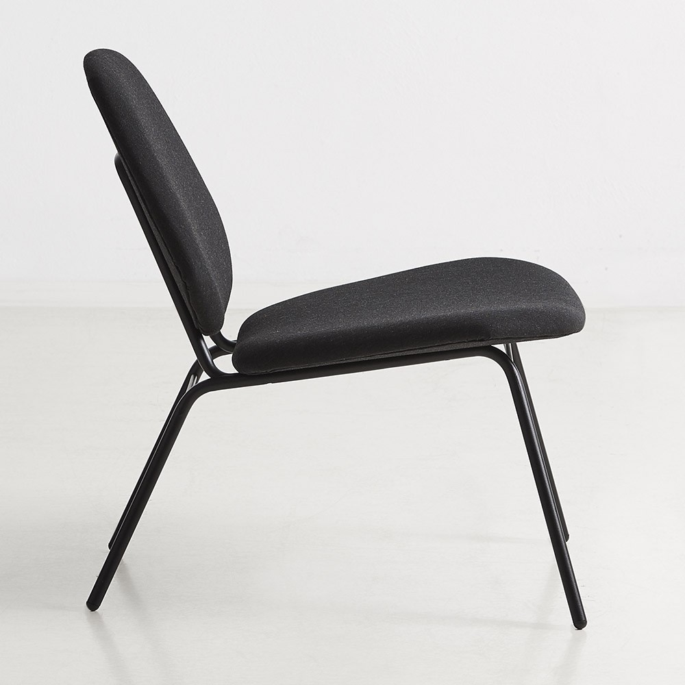 Lounge chair Lean black Woud
