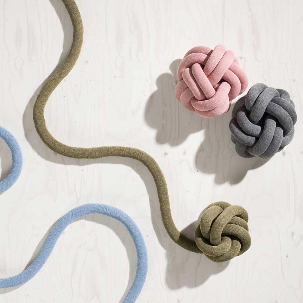 Coussin Knot gris clair Design House Stockholm