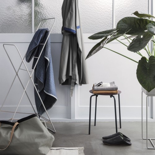 Tabouret Herman noir Ferm Living