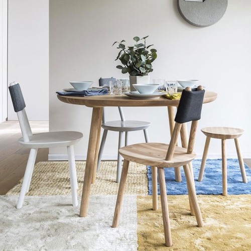 Table à manger Naïve frêne naturel Ø90cm Emko