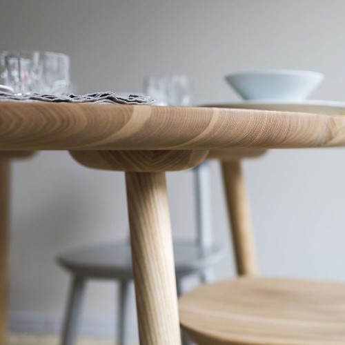 Naïve dining table natural ash Ø90cm Emko