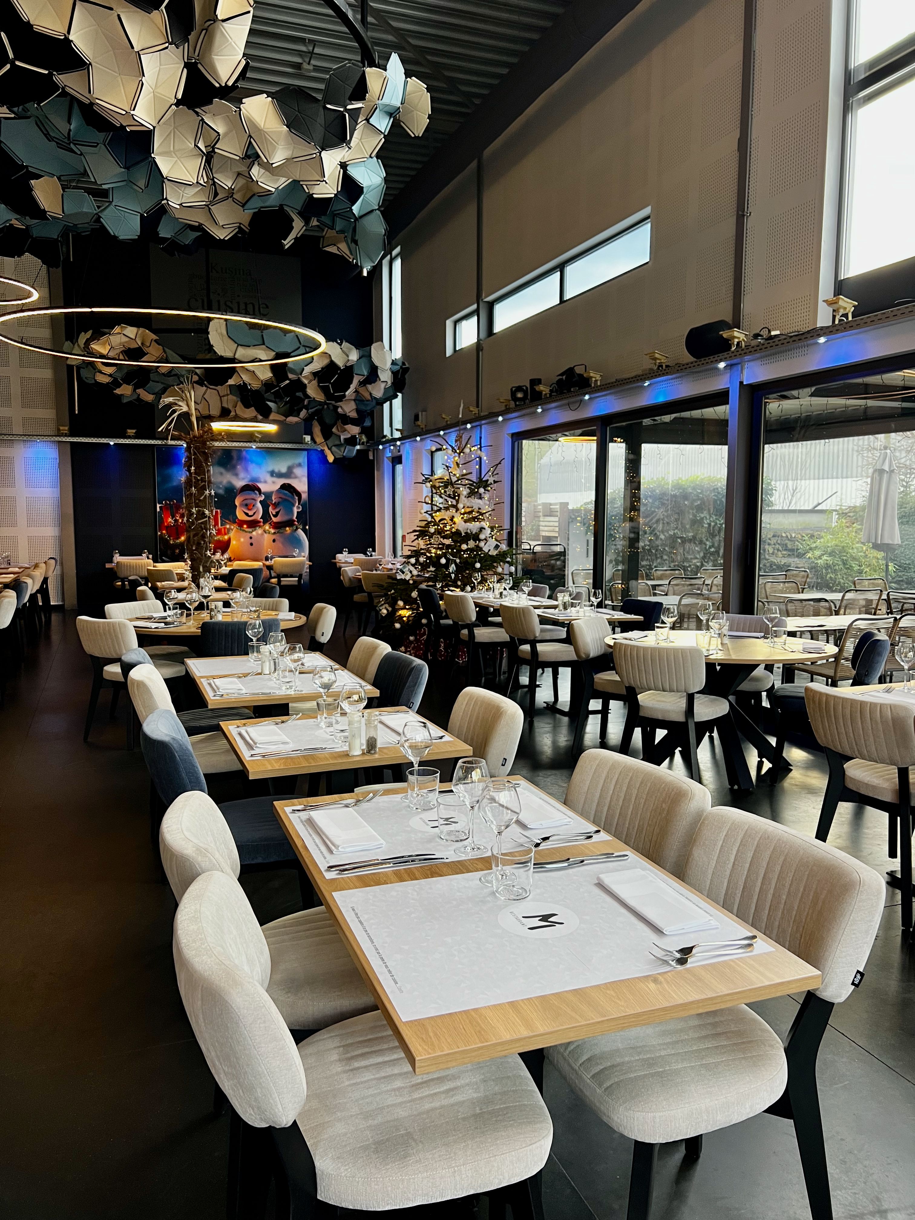Mobilier professionnel pour restaurants et caf&eacute;s